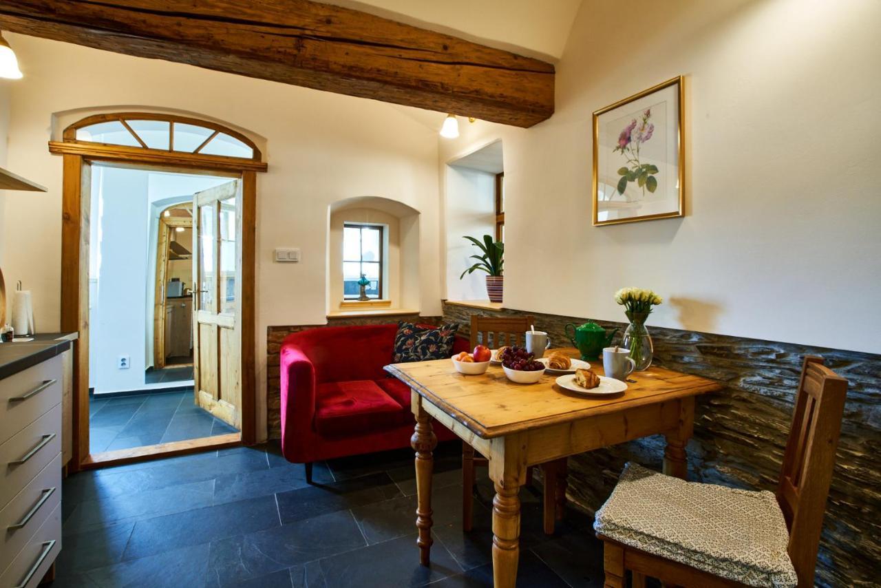 Baroque Chaplain House Kaplanka 1796 A. D. - Historical Luxury Apts In Bohemian Paradise Zelezny Brod Exteriör bild